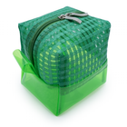 Kit Bolsa Verde com Detalhes Laranja e 2 Nécessaires Modernas e Espaçosas