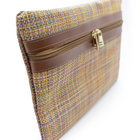 Bolsa Feminina Bege com Duas Nécessaires Elegante, Espaçosa e Versátil