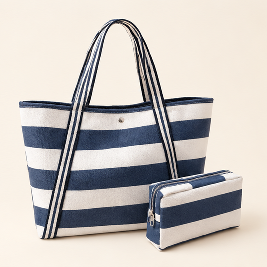 Bolsa Azul e Branca de Praia e Piscina Espaçosa Resistente e Moderna