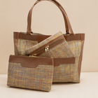 Bolsa Feminina Bege com Duas Nécessaires Elegante, Espaçosa e Versátil
